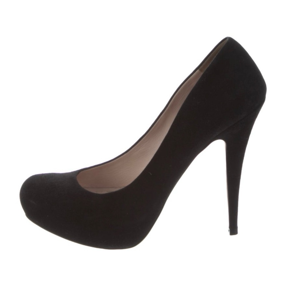 Elegant Black High Heel Pumps